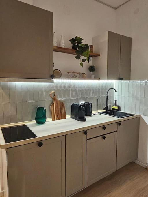Heart Of City Center 4Br 2Bath 10 Pers Bukarest Exterior foto