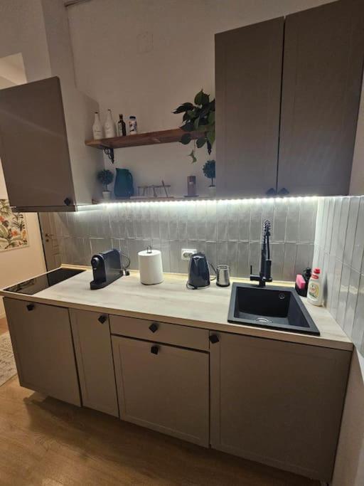 Heart Of City Center 4Br 2Bath 10 Pers Bukarest Exterior foto
